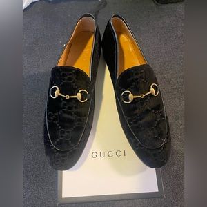 Used pair of Gucci jordaan GG velvet loafer